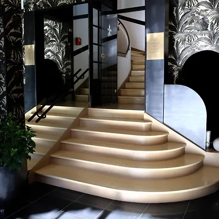 Du Barry & Hotel 4*